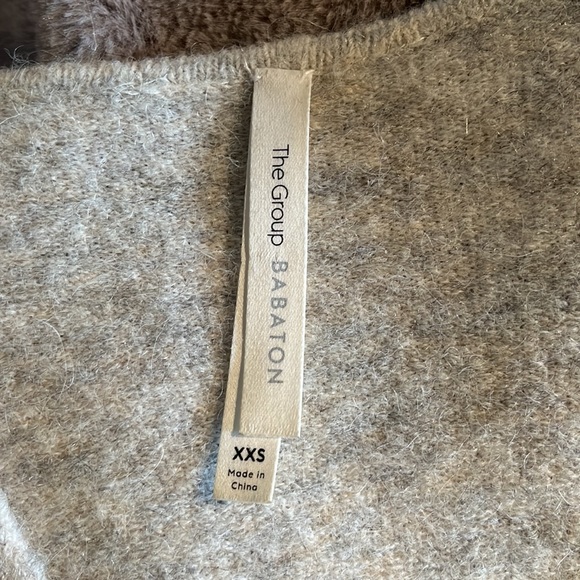 Aritzia Babaton sweater - Picture 3 of 6